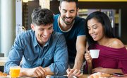 How to Eat Healthy in a College Cafeteria