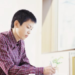 How to Write a Personal Statement to Get Into a University