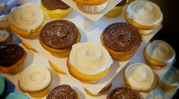 Making cupcakes is a simple topic for a process essay.
