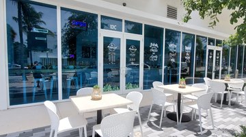 Monada Cafe