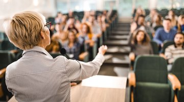 What Are Social Science College Classes?