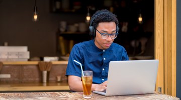 What Is the Average College Student's Income?