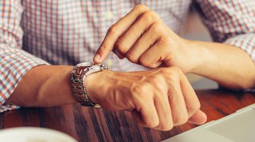 How to Set a Relic Watch