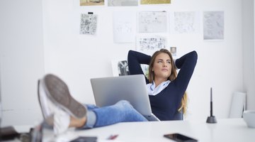 Difference Between Being a Critical Thinker & a Creative Thinker