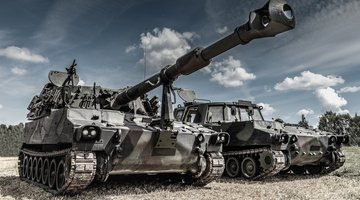Differences Between Modern War Technology & Ancient War Technology
