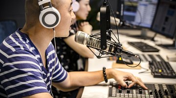 What Helped Radio Survive When TV Came Along?
