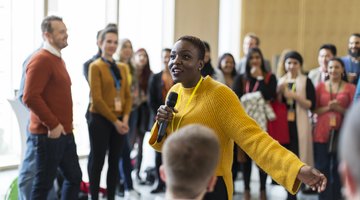 How to Write a Speech to Welcome People to an Event