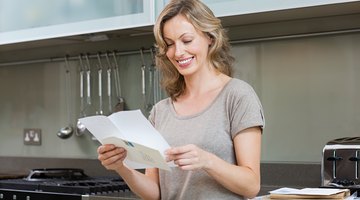 Correpondence courses use both traditional mail and technology to distribute materials.