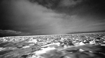 The setting contributes to the mood of "The Seafarer."