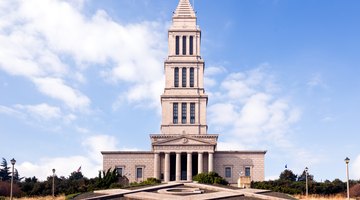 Wide shot of a Masonic lodge in Alexandria, Viriginia.