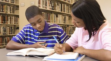 Students working together in library.