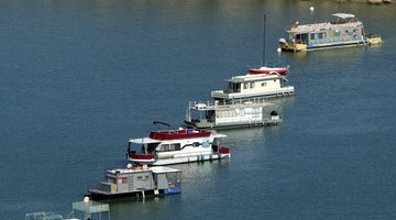 Living on a houseboat on public waterways is legal.