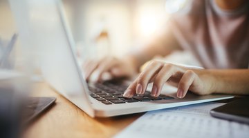The Advantages & Disadvantages of Communication Technology
