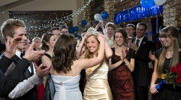 The Advantages of Junior & Senior Prom Night