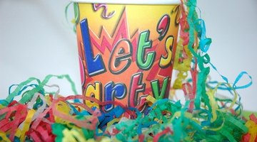 Make your your college reunion party more memorable with these ideas.