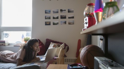 10 Ways College Students Can Combat Loneliness